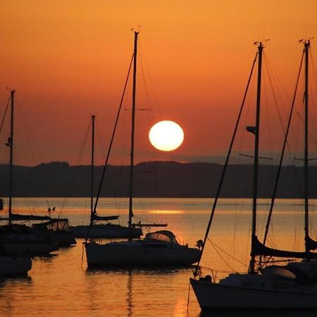 Ynys Lawd, Holyhead Marina Leilighet Eksteriør bilde