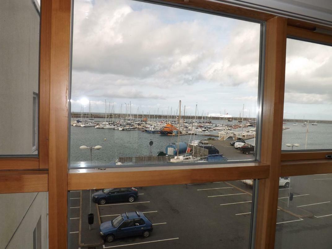 Ynys Lawd, Holyhead Marina Leilighet Eksteriør bilde