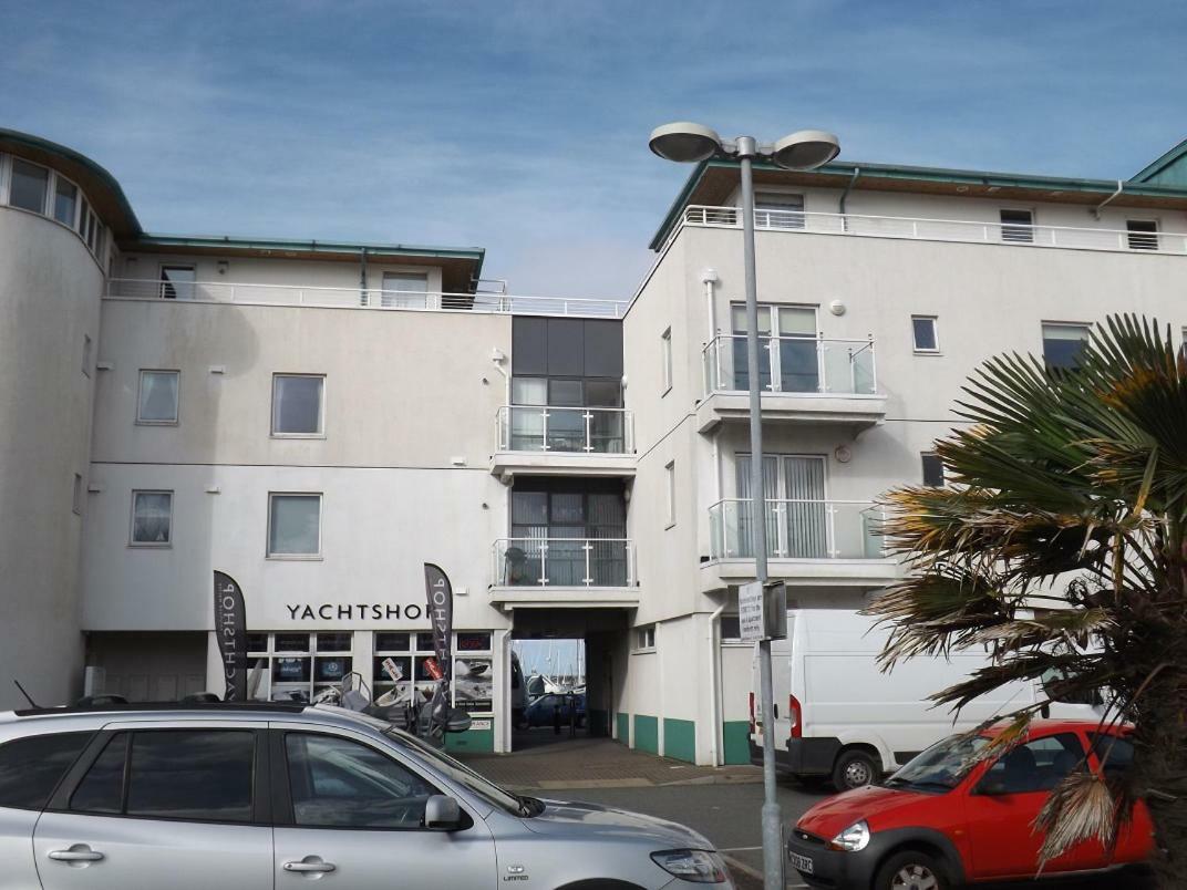 Ynys Lawd, Holyhead Marina Leilighet Eksteriør bilde