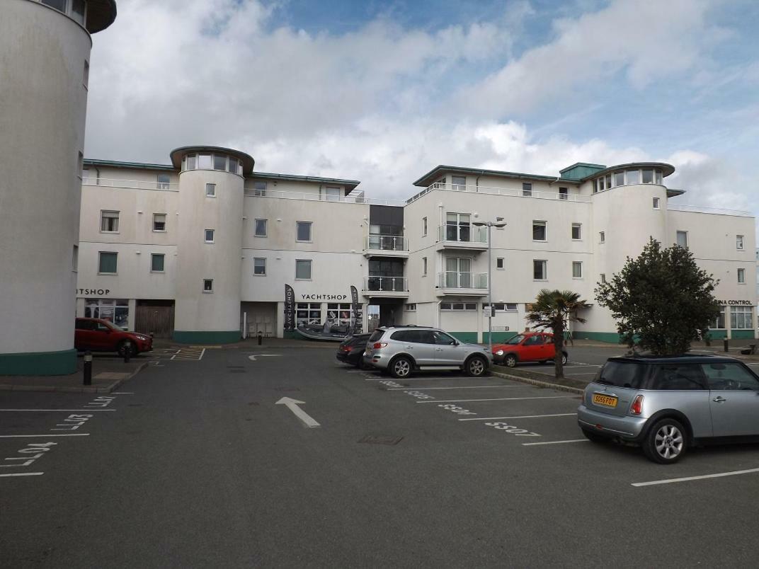 Ynys Lawd, Holyhead Marina Leilighet Eksteriør bilde
