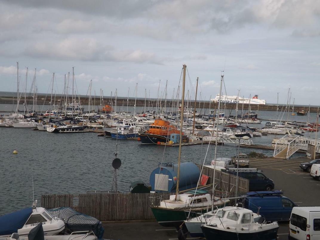 Ynys Lawd, Holyhead Marina Leilighet Eksteriør bilde